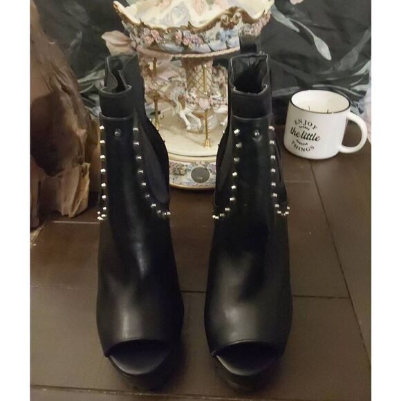 NEW~Fashion Nova Black Tough Love Stud Detail Peep Toe Ankle Booties Heels Sz 9M - Picture 1 of 8